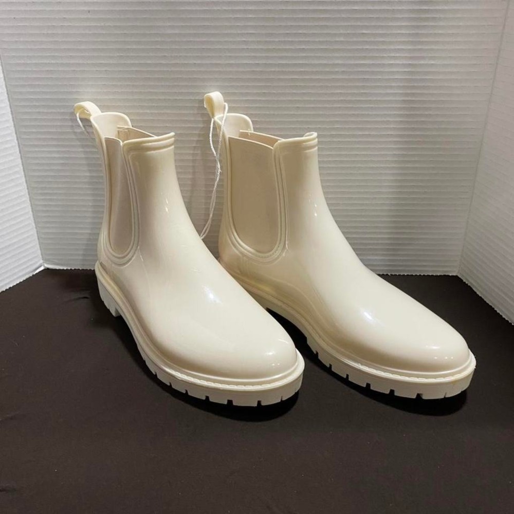 Sierra new women 9 white ankle rain boots. SKU311#rainydays